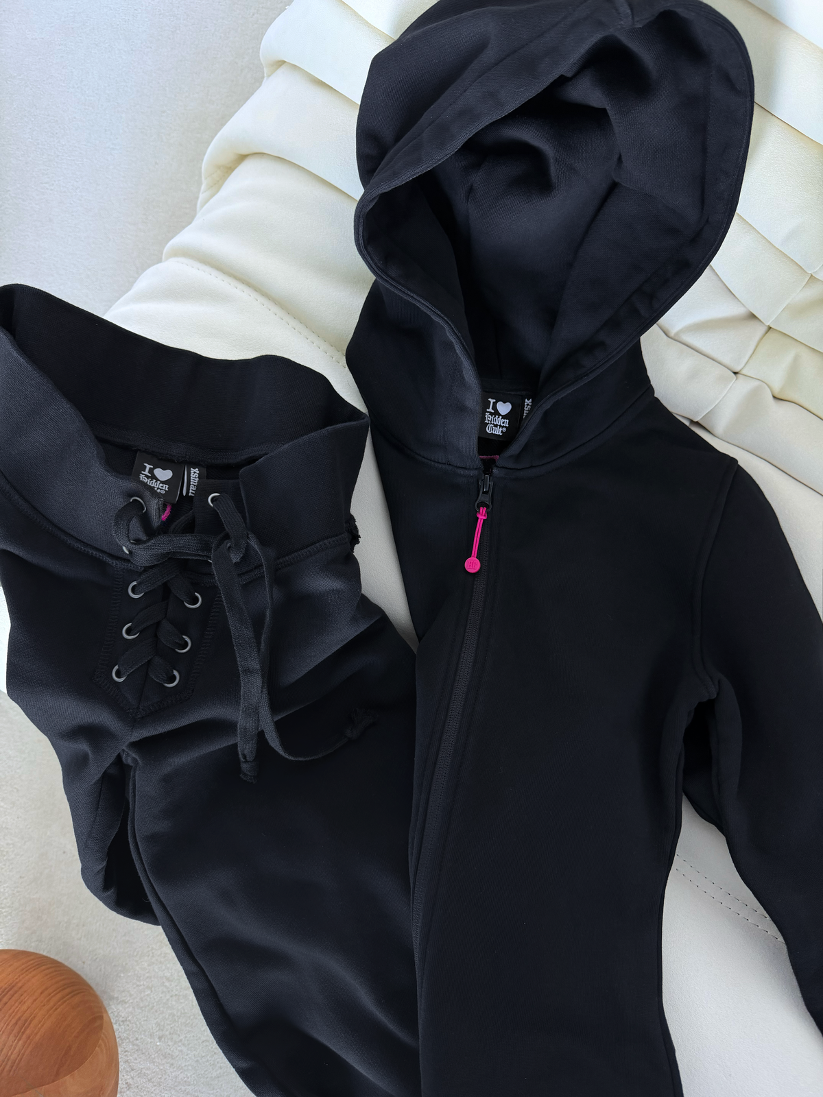 Black Raspberry Quarter Sleeve Zip Hood